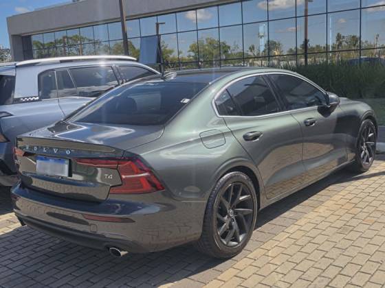 VOLVO S60 2.0 T4 MOMENTUM GASOLINA 4P AUTOMÁTICO VOLVO S60 2.0 T4 MOMENTUM GASOLINA 4P AUTOMÁTICO